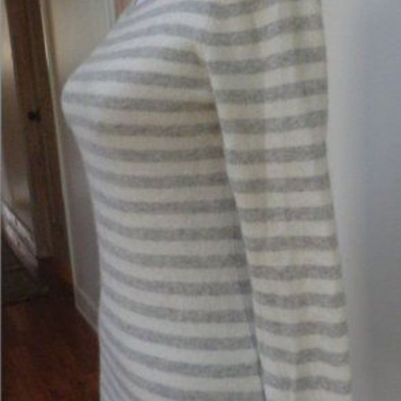 OLD NAVY100% Cashmere Crewneck Sweater Size S - Picture 6 of 9